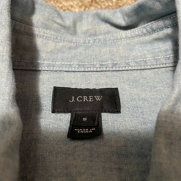 J Crew Mens Chambray Short Sleeve Button Down Shirt Size S Light Blue Casual - Picture 3 of 5